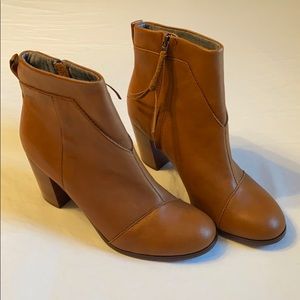Toms Ankle Boots (Size 9)